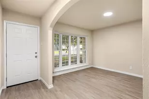 509 E Williamsburg Manor, Arlington, TX 76014 - Photo 3