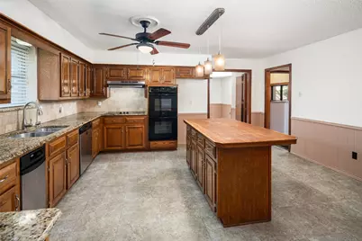 2621 Country Club Parkway, Garland, TX 75043 - Photo 17