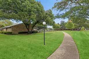 9622 Highland View Dr, Dallas, TX 75238 - Photo 29