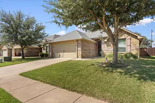 1411 Lauren Ln, Granbury, TX 76048 - Photo 3