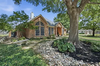 1613 Green Tree Drive, Hurst, TX 76054 - Photo 3