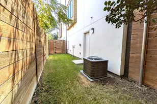 2723 Kimsey Dr, Dallas, TX 75235 - Photo 33