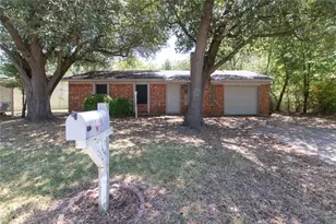 1414 Noble St, Denton, TX 76209 - Photo 1