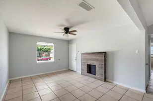 1208 E Timberview Ln, Arlington, TX 76014 - Photo 5