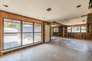2900 Ryan Pl Dr, Fort Worth, TX 76110 - Photo 13