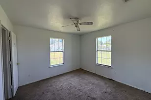 605 Oldham St, Bonham, TX 75418 - Photo 9