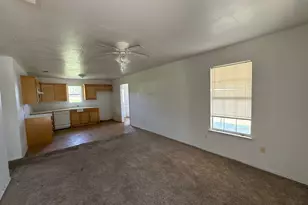 605 Oldham St, Bonham, TX 75418 - Photo 5