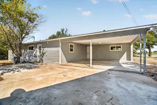 1225 W Belknap St, Jacksboro, TX 76458 - Photo 31