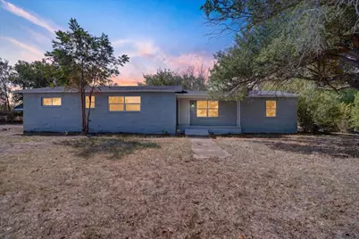 1225 W Belknap Street, Jacksboro, TX 76458 - Photo 1