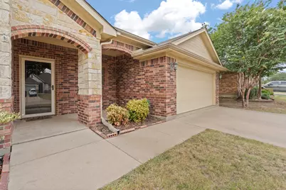 609 Jeffdale Drive, Burleson, TX 76028 - Photo 3
