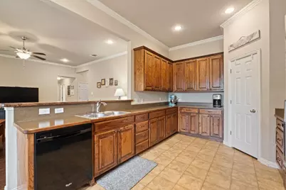 609 Jeffdale Drive, Burleson, TX 76028 - Photo 9