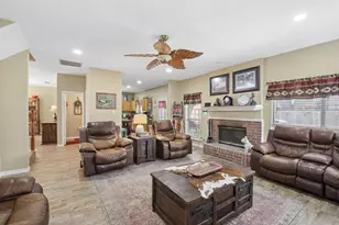 3039 Bosswood Ct, Grand Prairie, TX 75052 - Photo 11