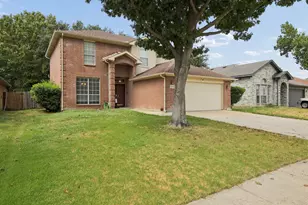 3039 Bosswood Ct, Grand Prairie, TX 75052 - Photo 3