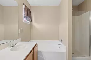 3039 Bosswood Ct, Grand Prairie, TX 75052 - Photo 23