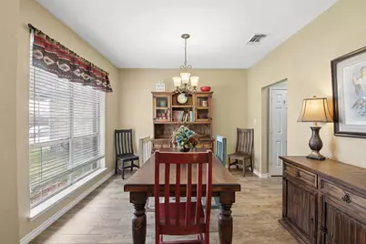 3039 Bosswood Court, Grand Prairie, TX 75052 - Photo 5