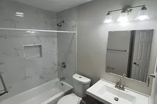 820 E Edith St, Irving, TX 75061 - Photo 9