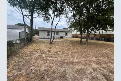 820 E Edith Street, Irving, TX 75061 - Photo 17