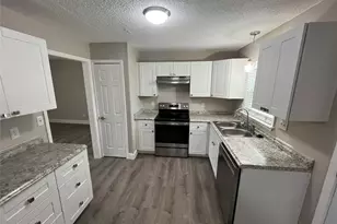 820 E Edith St, Irving, TX 75061 - Photo 5