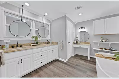 306 E Rochelle Boulevard, Irving, TX 75062 - Photo 15