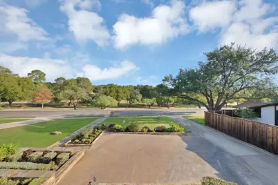 306 E Rochelle Boulevard, Irving, TX 75062 - Photo 27