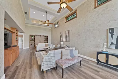 306 E Rochelle Boulevard, Irving, TX 75062 - Photo 5