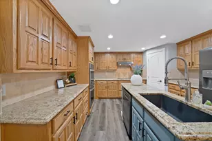 306 E Rochelle Blvd, Irving, TX 75062 - Photo 11