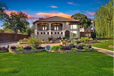 306 E Rochelle Boulevard, Irving, TX 75062 - Photo 1