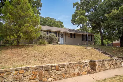 1006 N Lucas Drive, Grapevine, TX 76051 - Photo 3