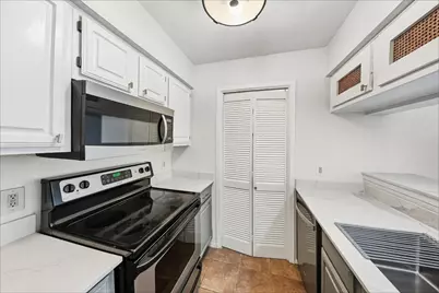 1108 Quail Valley Lane #221, Arlington, TX 76011 - Photo 5