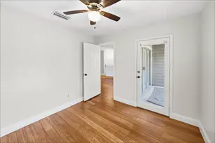 1108 Quail Valley Ln, Arlington, TX 76011 - Photo 11
