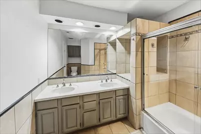 1108 Quail Valley Lane #221, Arlington, TX 76011 - Photo 13