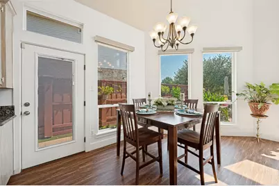 8524 Wellington Point Drive, Irving, TX 75063 - Photo 17