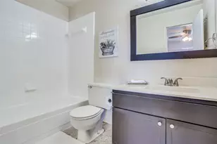 7 W Mountain Ln, Grand Prairie, TX 75052 - Photo 11