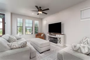 905 Carnation Dr, Crowley, TX 76036 - Photo 5