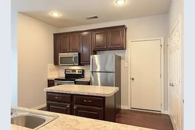 389 Ivan Drive, Lewisville, TX 75067 - Photo 7