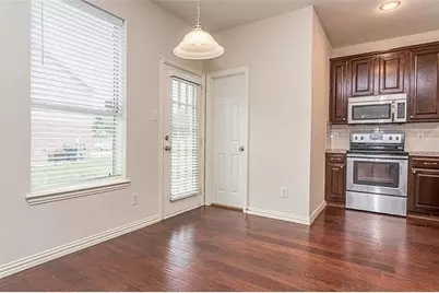 389 Ivan Drive, Lewisville, TX 75067 - Photo 5