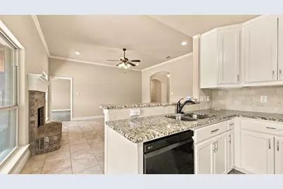 1813 Town Creek Circle, Weatherford, TX 76086 - Photo 17