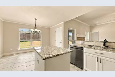 1813 Town Creek Circle, Weatherford, TX 76086 - Photo 15