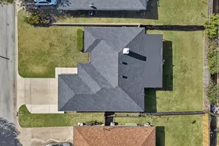 4925 St Thomas Pl, Fort Worth, TX 76135 - Photo 5