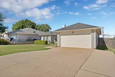 4925 Saint Thomas Place, Fort Worth, TX 76135 - Photo 3