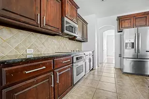 3023 Riverwood Ln, Grand Prairie, TX 75052 - Photo 9