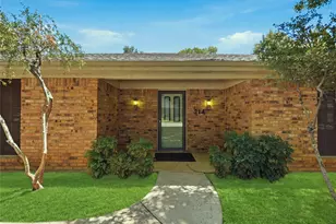 314 Brookside Dr, Grapevine, TX 76051 - Photo 3