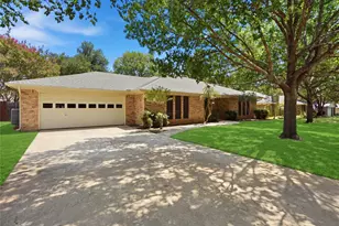 314 Brookside Dr, Grapevine, TX 76051 - Photo 1