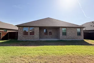 369 Thoroughbred St, Waxahachie, TX 75165 - Photo 5