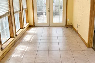 704 Dobbins Rd, Corsicana, TX 75110 - Photo 7