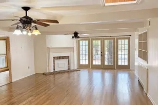 704 Dobbins Rd, Corsicana, TX 75110 - Photo 5