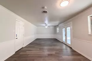 5421 Bonnie Wayne St, Haltom City, TX 76117 - Photo 9