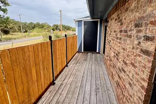 624 E 3rd St, Springtown, TX 76082 - Photo 9