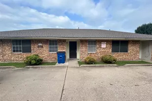 1603 S Hall St, Ennis, TX 75119 - Photo 1