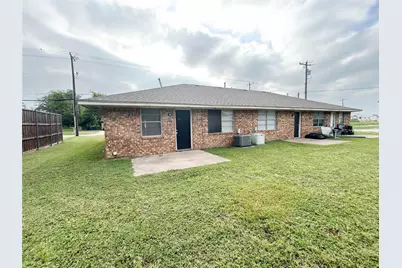 1603 S Hall Street #A, Ennis, TX 75119 - Photo 5